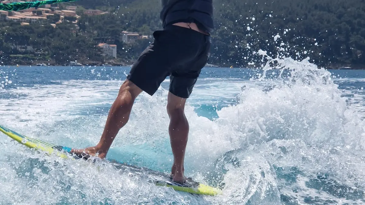 Wakesurf et Wakefoil avec Wake Sensation_Saint-Cyr-sur-Mer