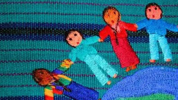 Aniram_Tenir-la-main-a-travers-le-monde