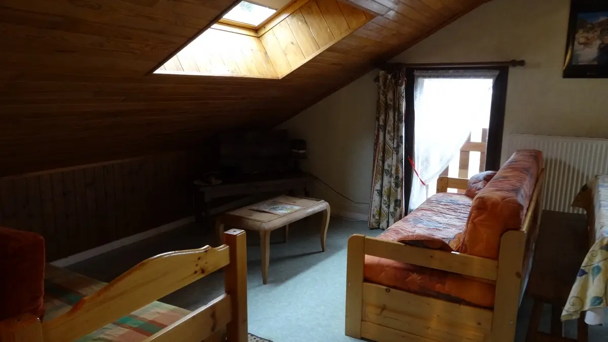 Meublé GILBERT JEANSELME D St Léger les Mélèzes