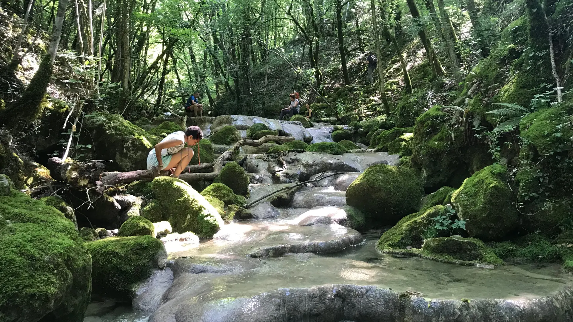 les gours bugistes à deux pas