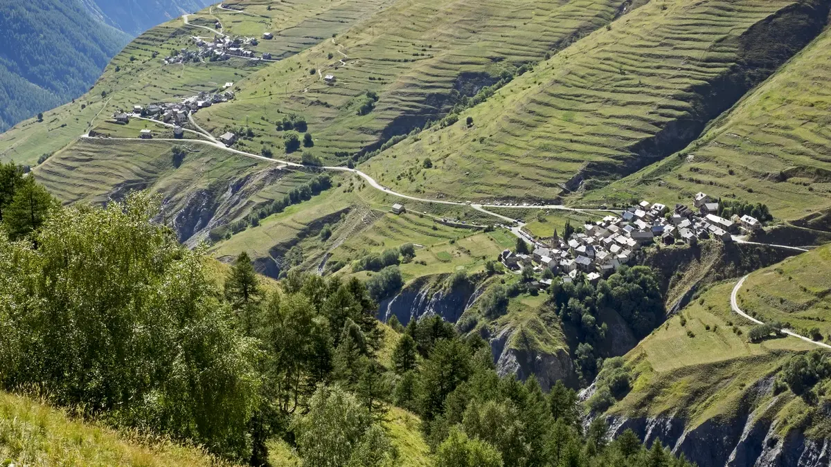Hameaux de la Grave vus de l'Aiguillon