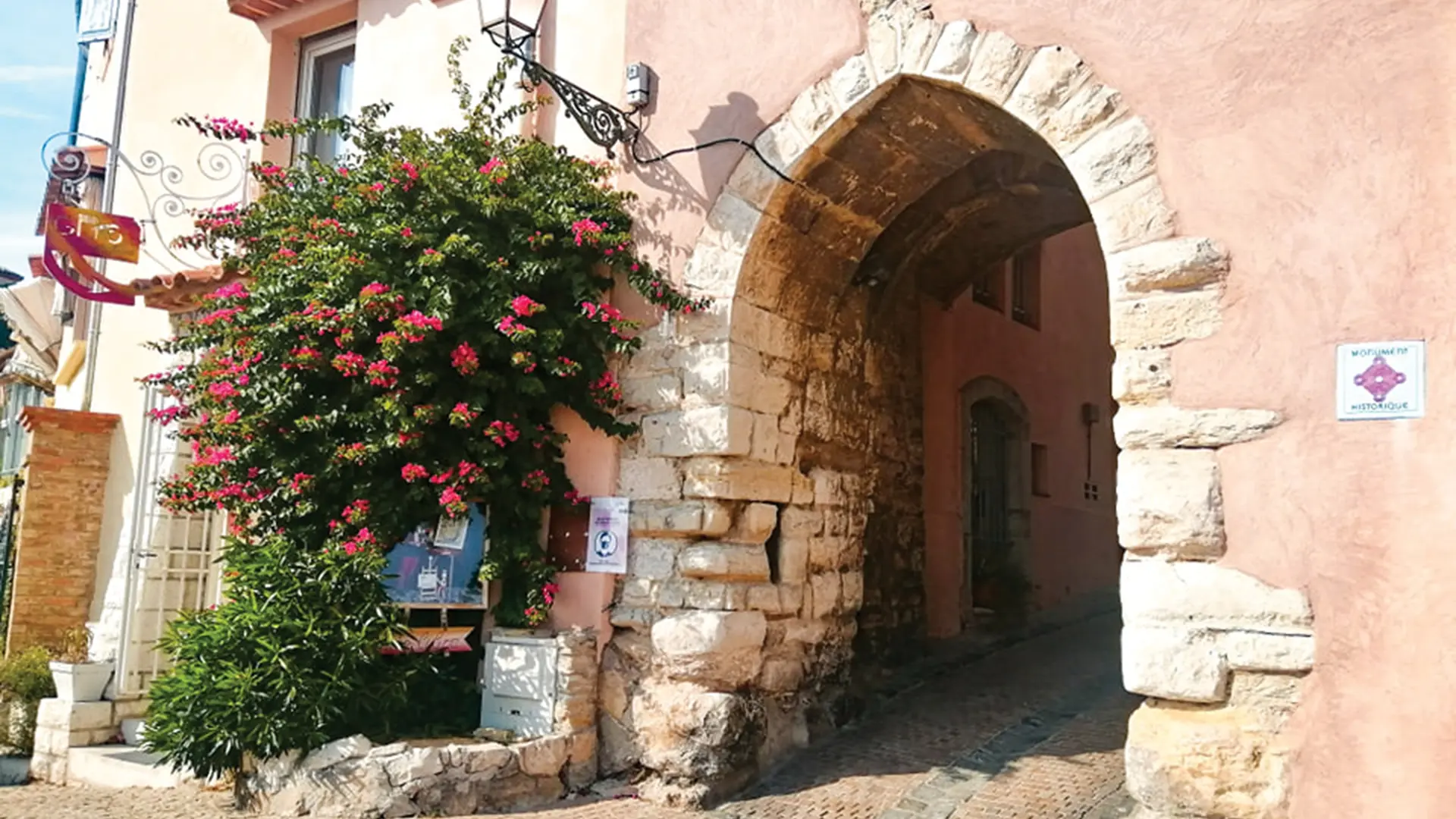 Le Grand Portail_Le Castellet