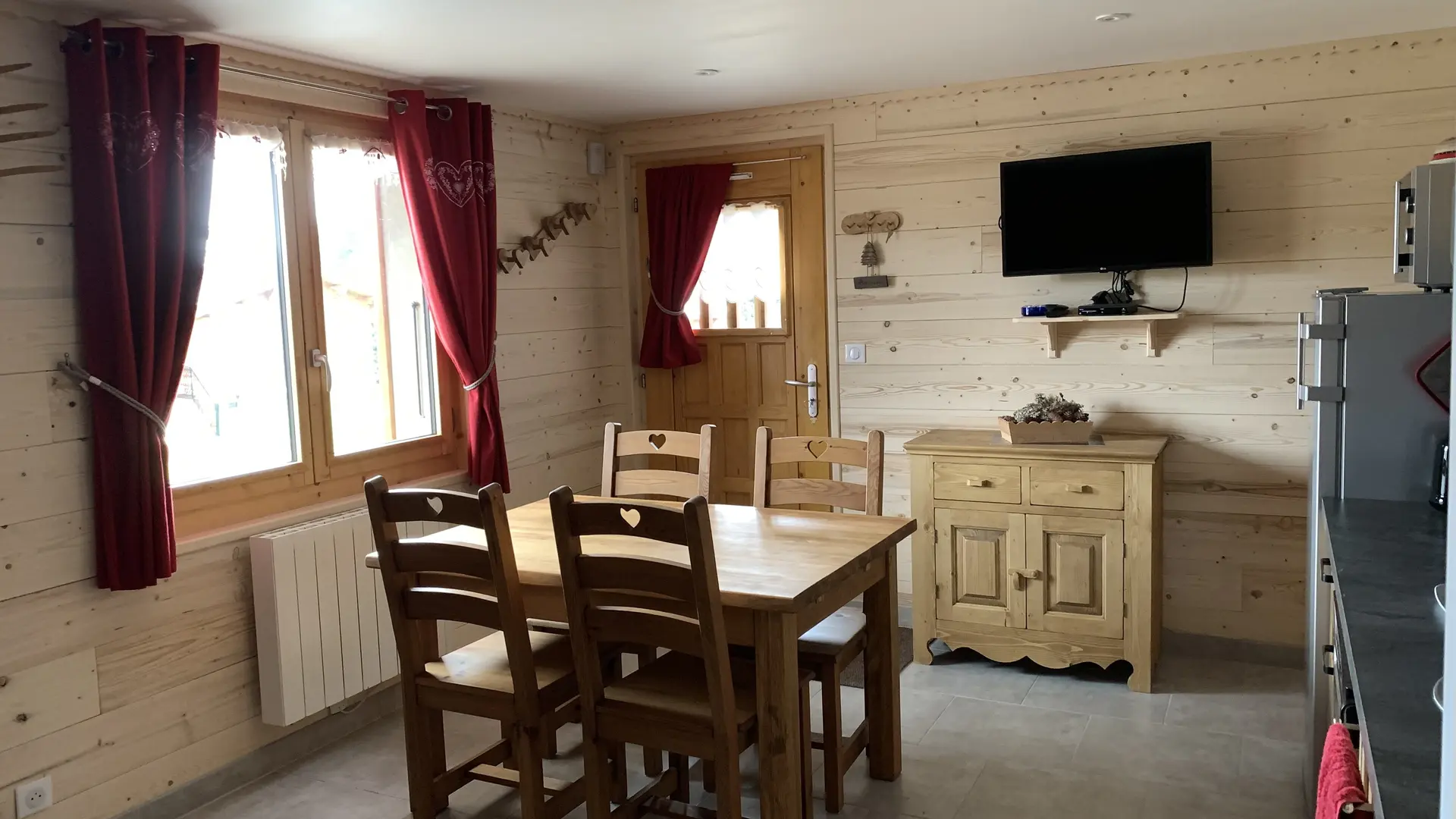 Salle à manger et cuisine