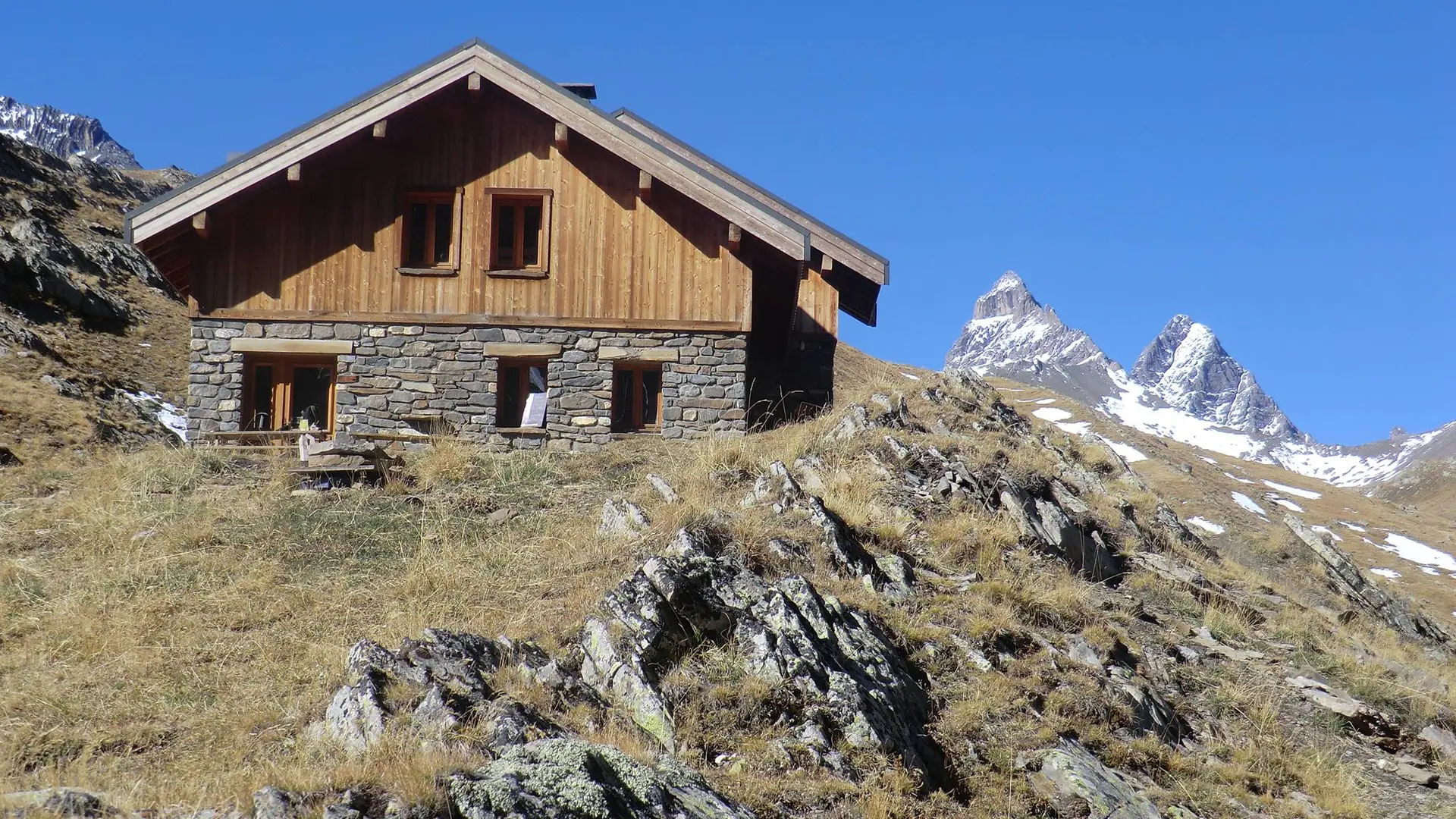 Le refuge en été - La Grave