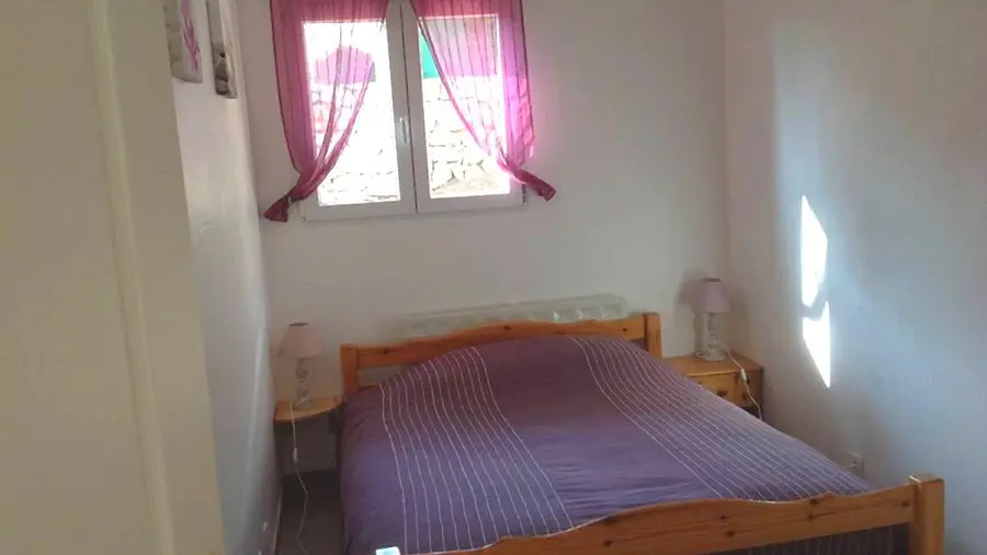 Gîte Petite Maison d'Amis-Chambre 2 : 1 lit 140x190-La Gaude-Gîtes de France Alpes-Maritimes