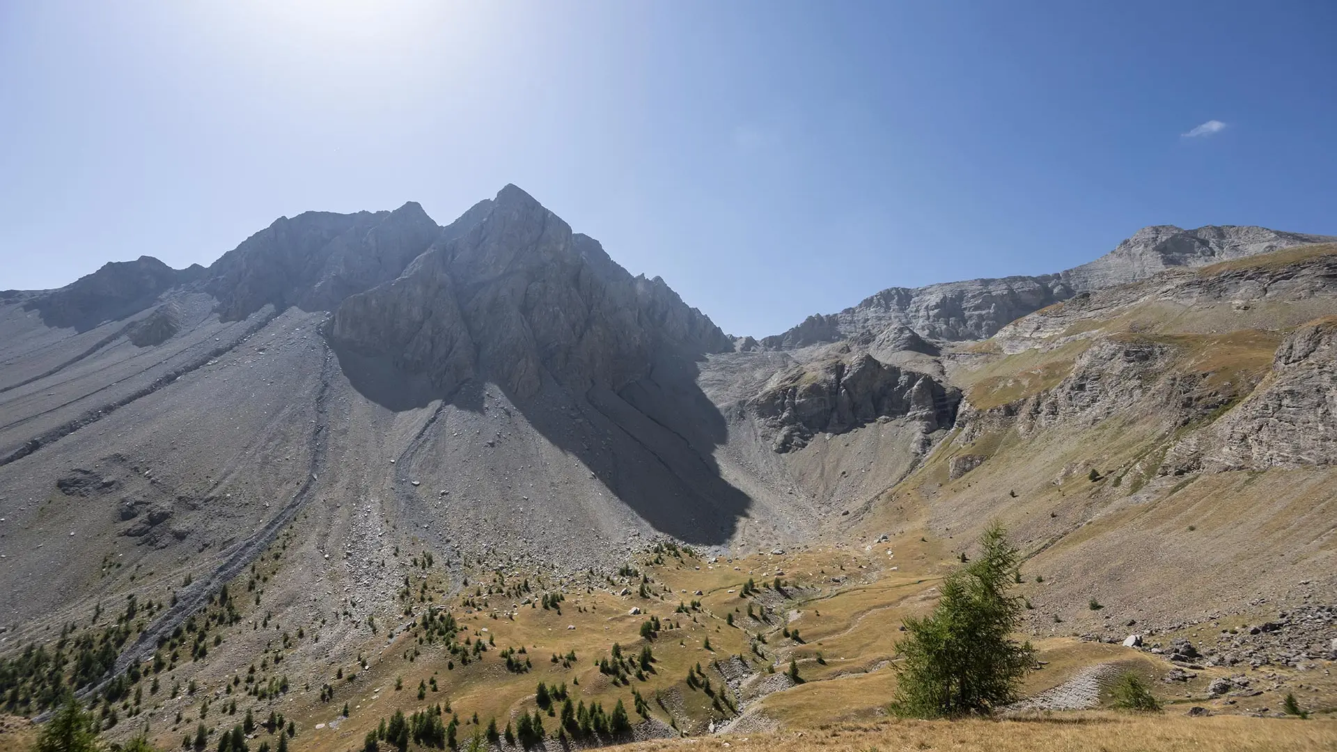 Tour de la Pierre Eclatée