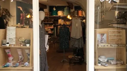 Eskia_L'Isle-sur-la-Sorgue entrée ESKIA