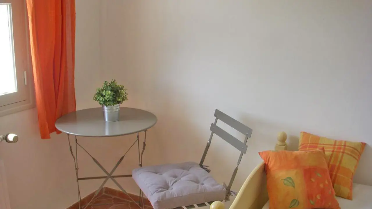 La chambre Orange (en Bas pour 1 personne)