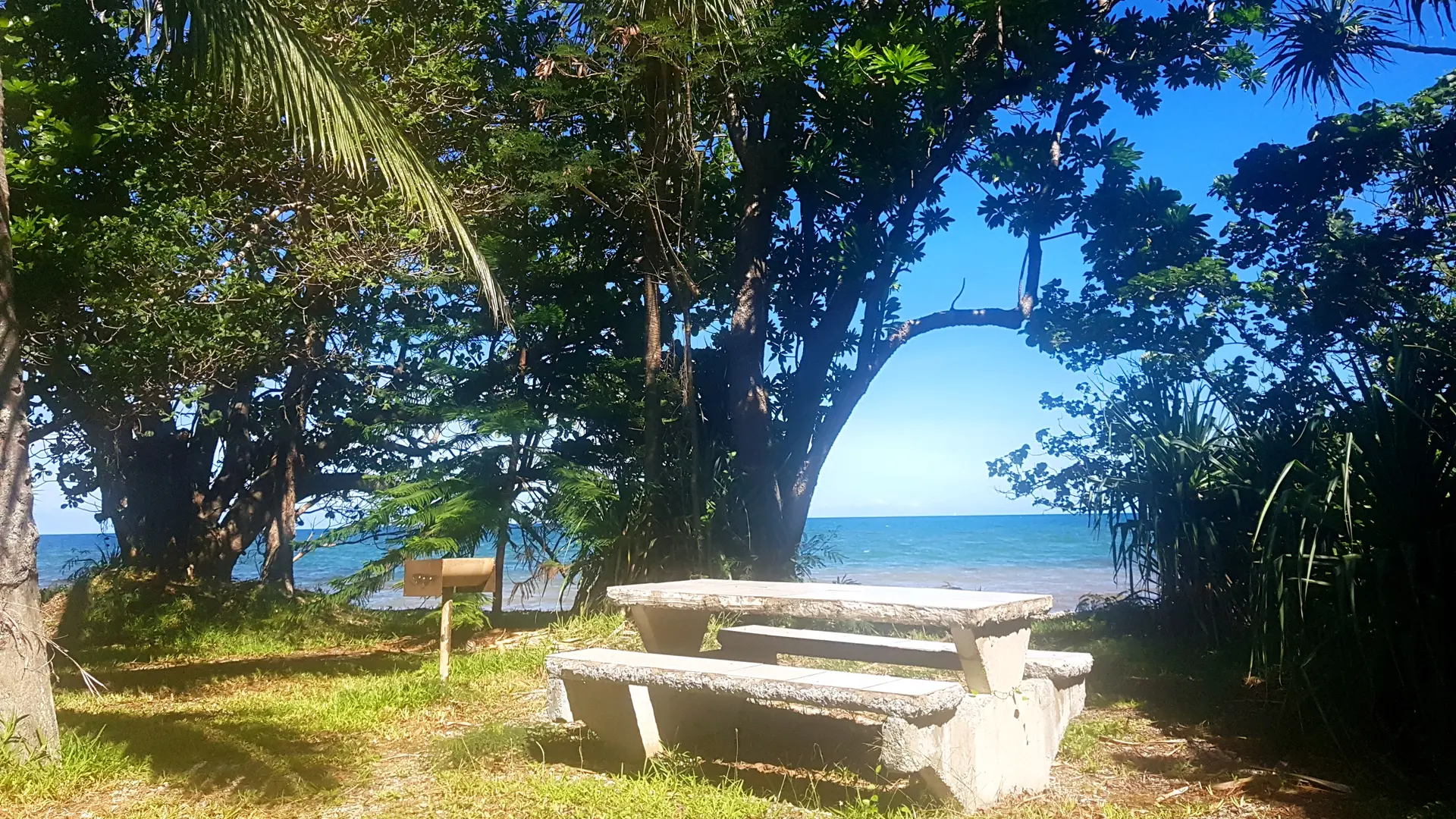 Un emplacement idéal pour pique-niquer en toute tranquillité, entre Mer et Verdure