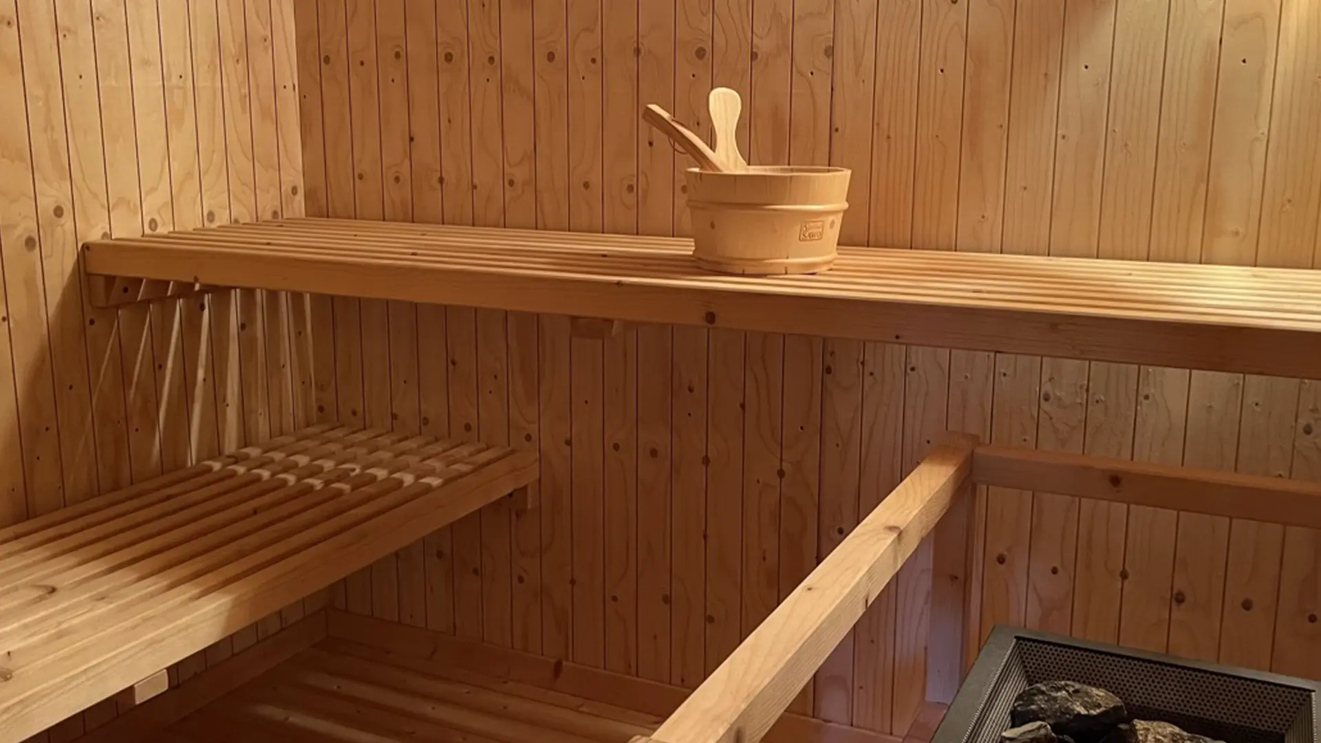 sauna (Service supplémentaire ouvert toute l’année pour Ch. RdC)