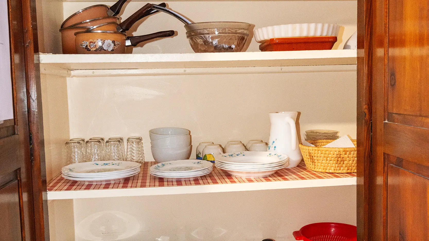 Vaisselle cuisine armoire encastrée