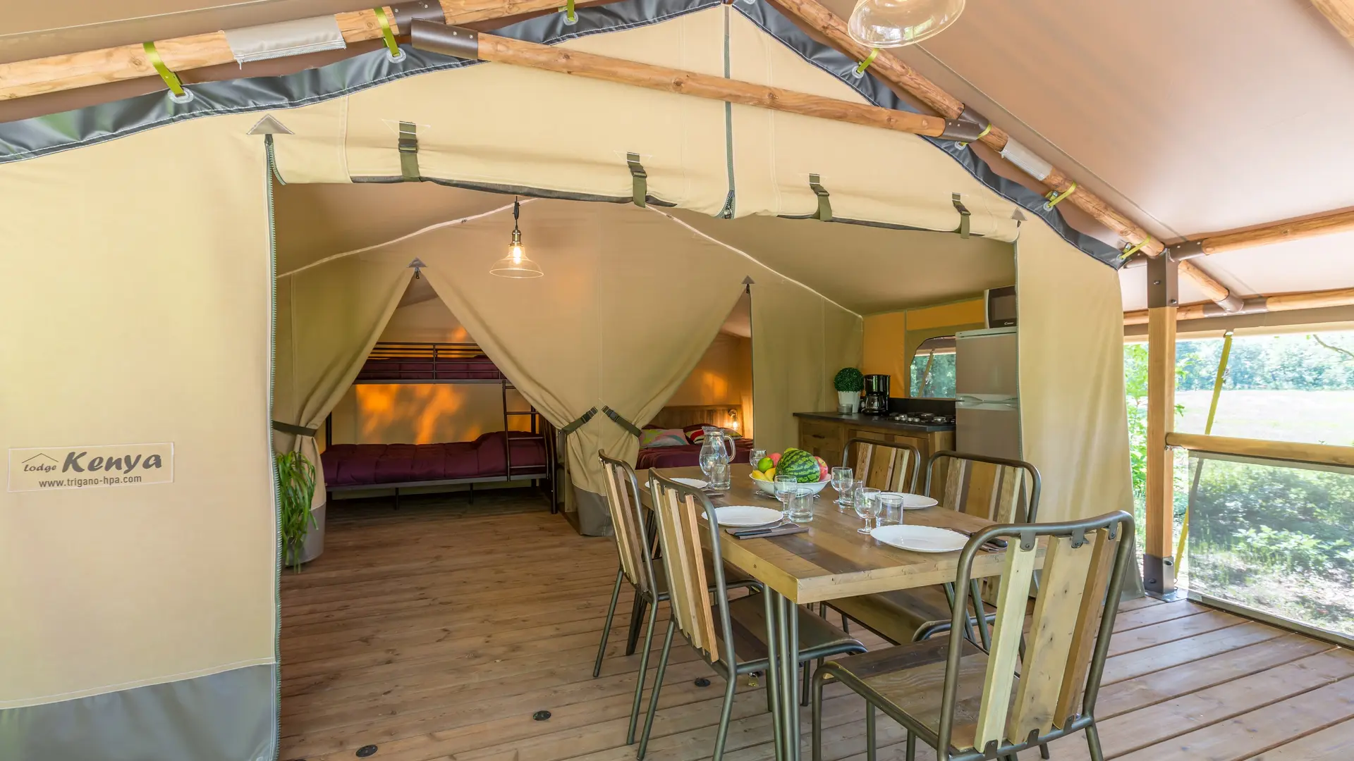 Tente avec terrasse pour 5 personnes