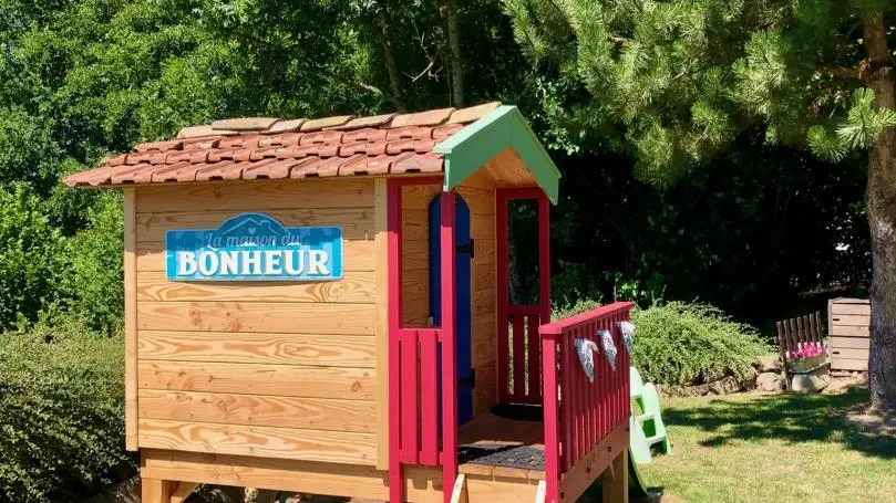 La nouvelle maisonnette pour enfant sur pilotis :  « la maison du bonheur »