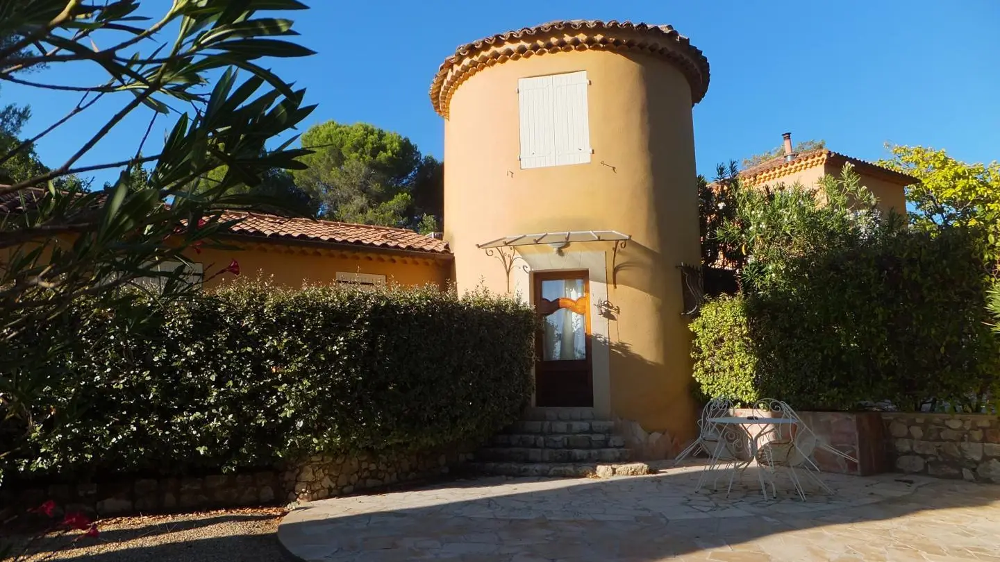 tour du clos des oliviers