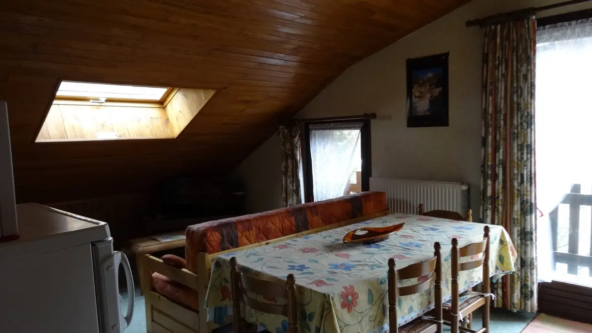 Meublé GILBERT JEANSELME D St Léger les Mélèzes