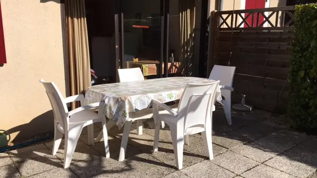 Terrasse avec store banne