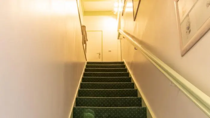 Accès gîtes par escalier intérieur