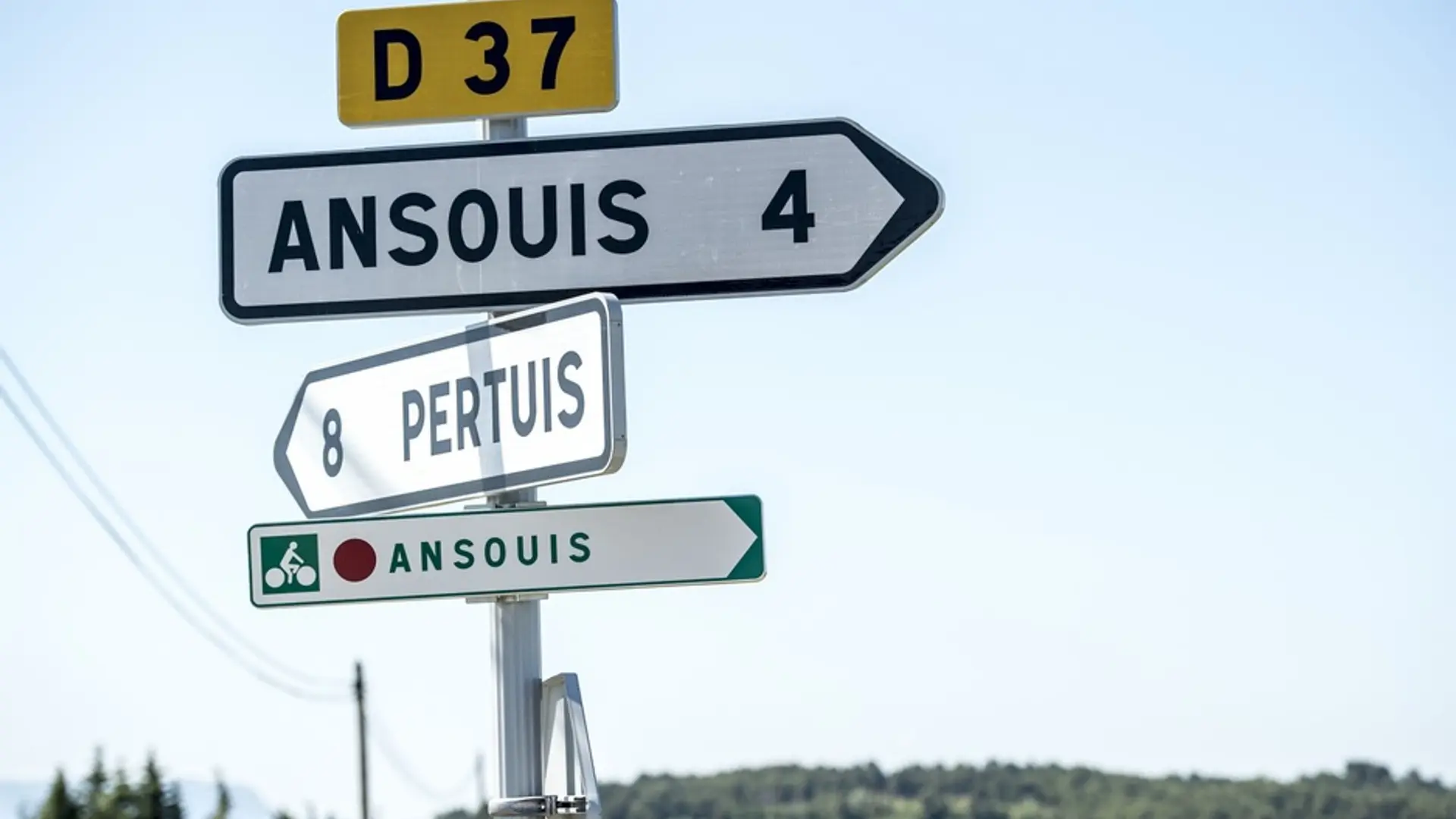 Panneau directionnel à suivre !