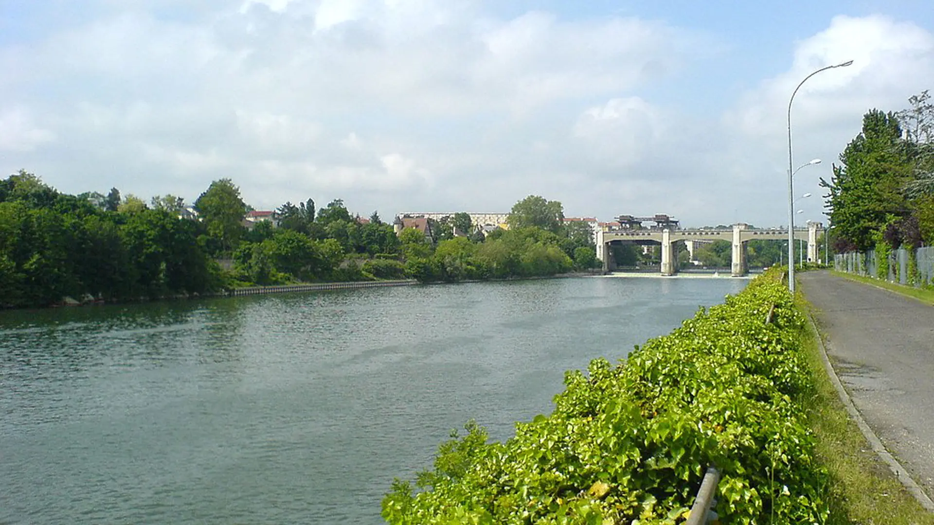 Etape 8 : le barrage de Chatou et le quai du Nymphée