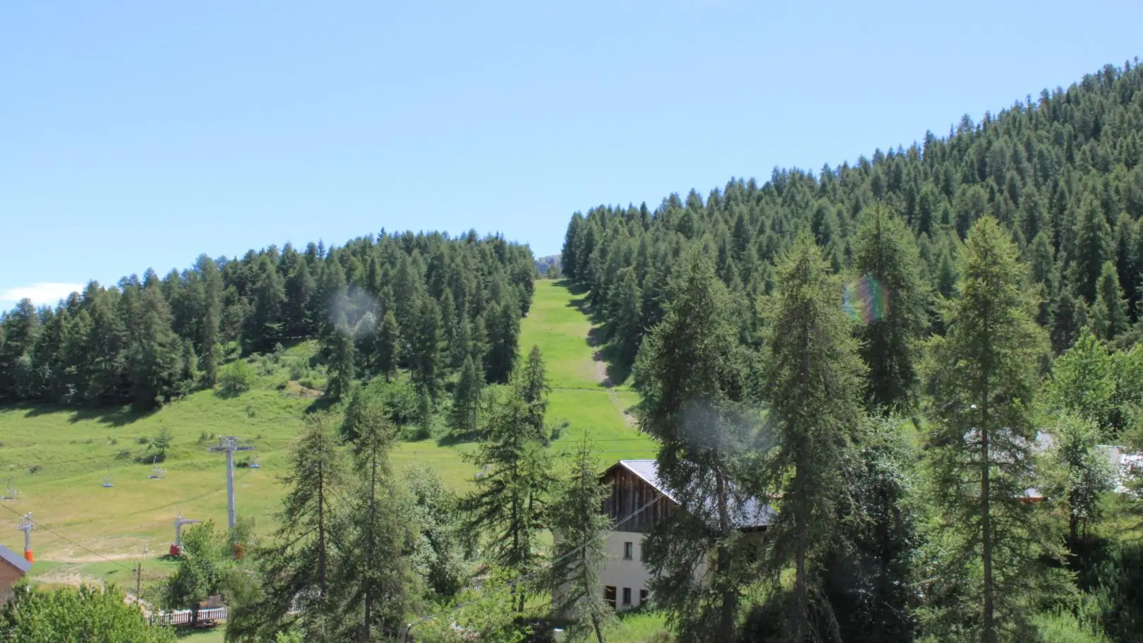 Gîte Les Faons-Vue-Roubion Les Buisses-Gîtes de France des Alpes-Maritimes