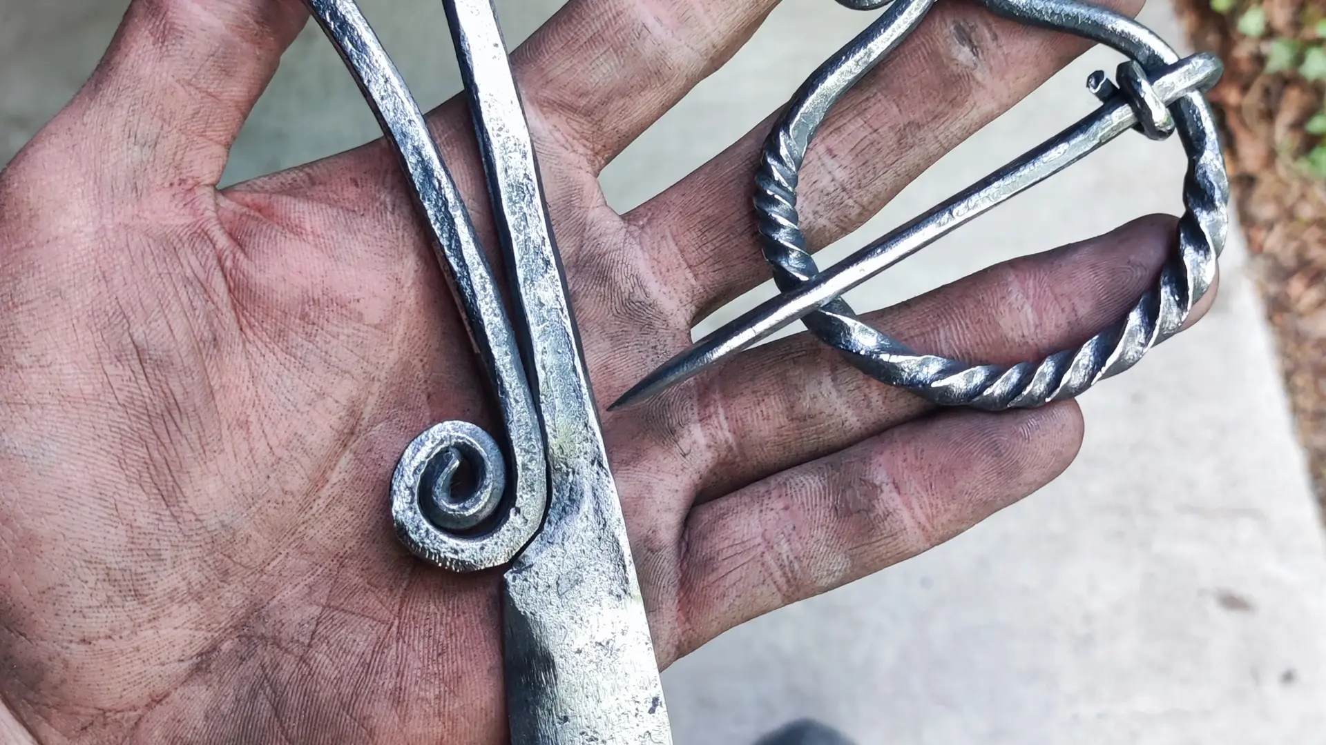 couteau celtique et fibule