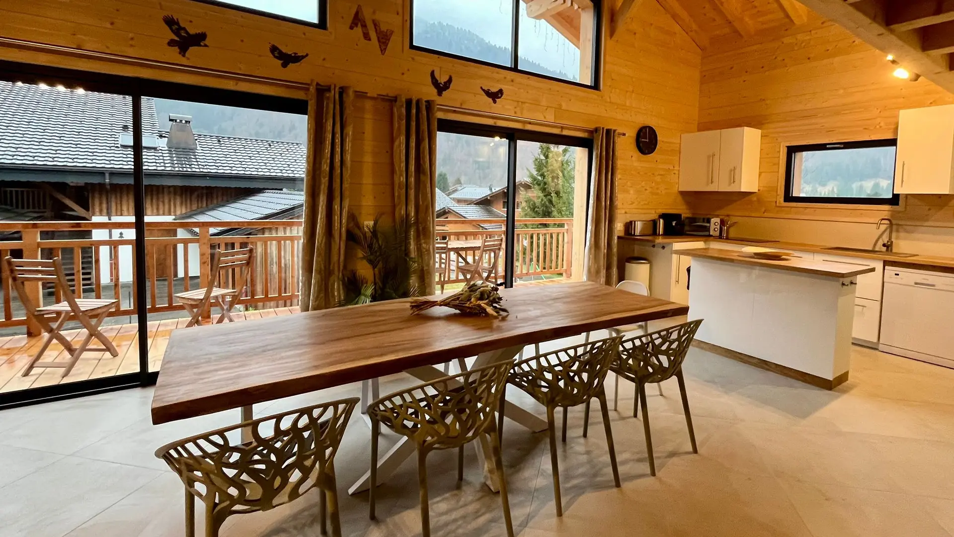 Pièce de vie de l'appartement du haut