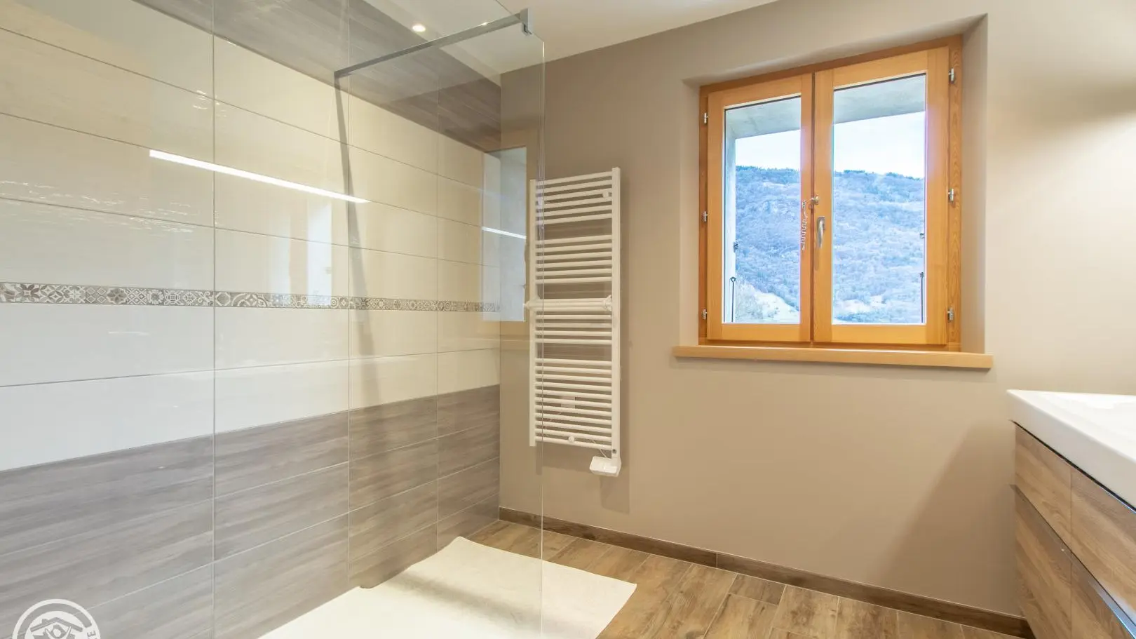 Salle de douche au premier étage