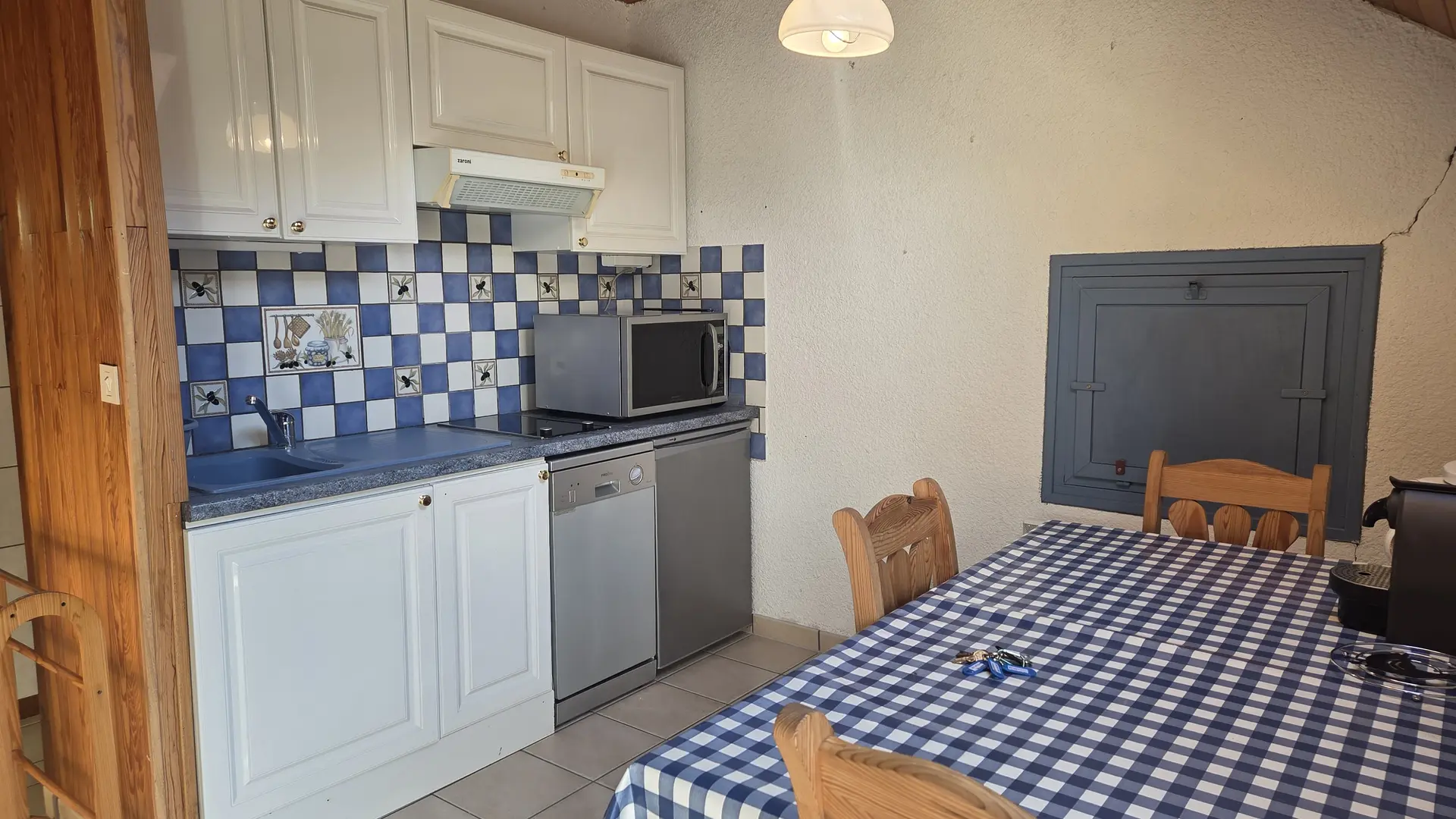 Petite cuisine bien équipée