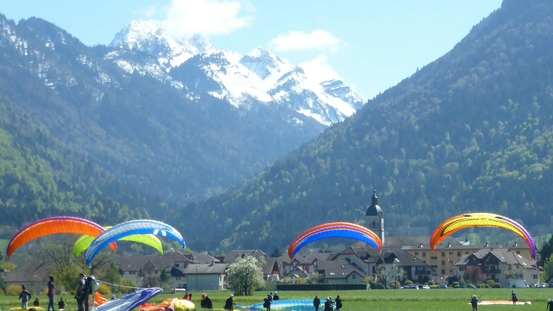 paragliding landing site Doussard