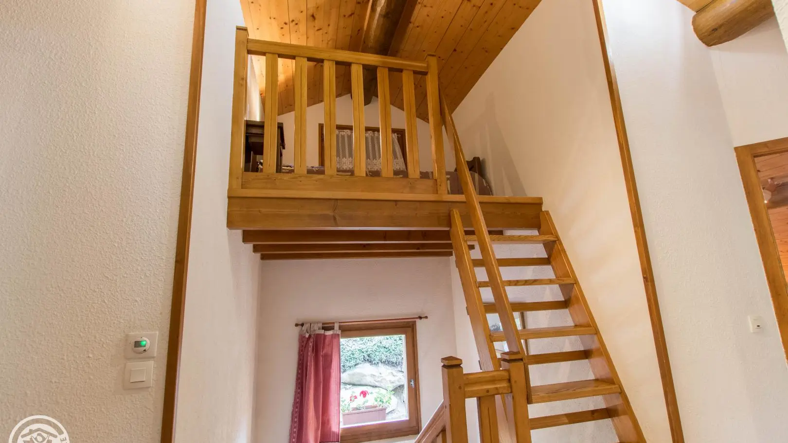 mezzanine couchage supplémentaire possible avec accord