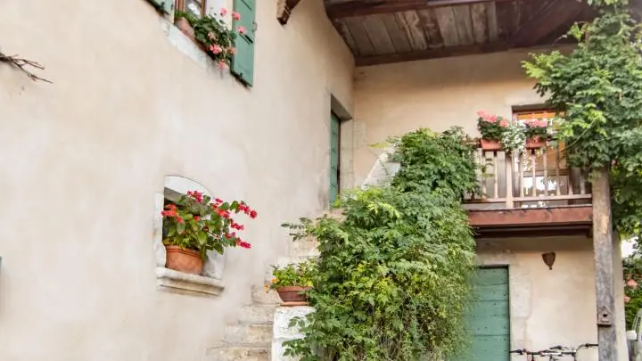 Accès gîtes par escalier extérieur