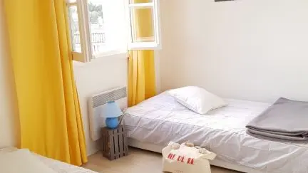 Habitación con dos camas individuales