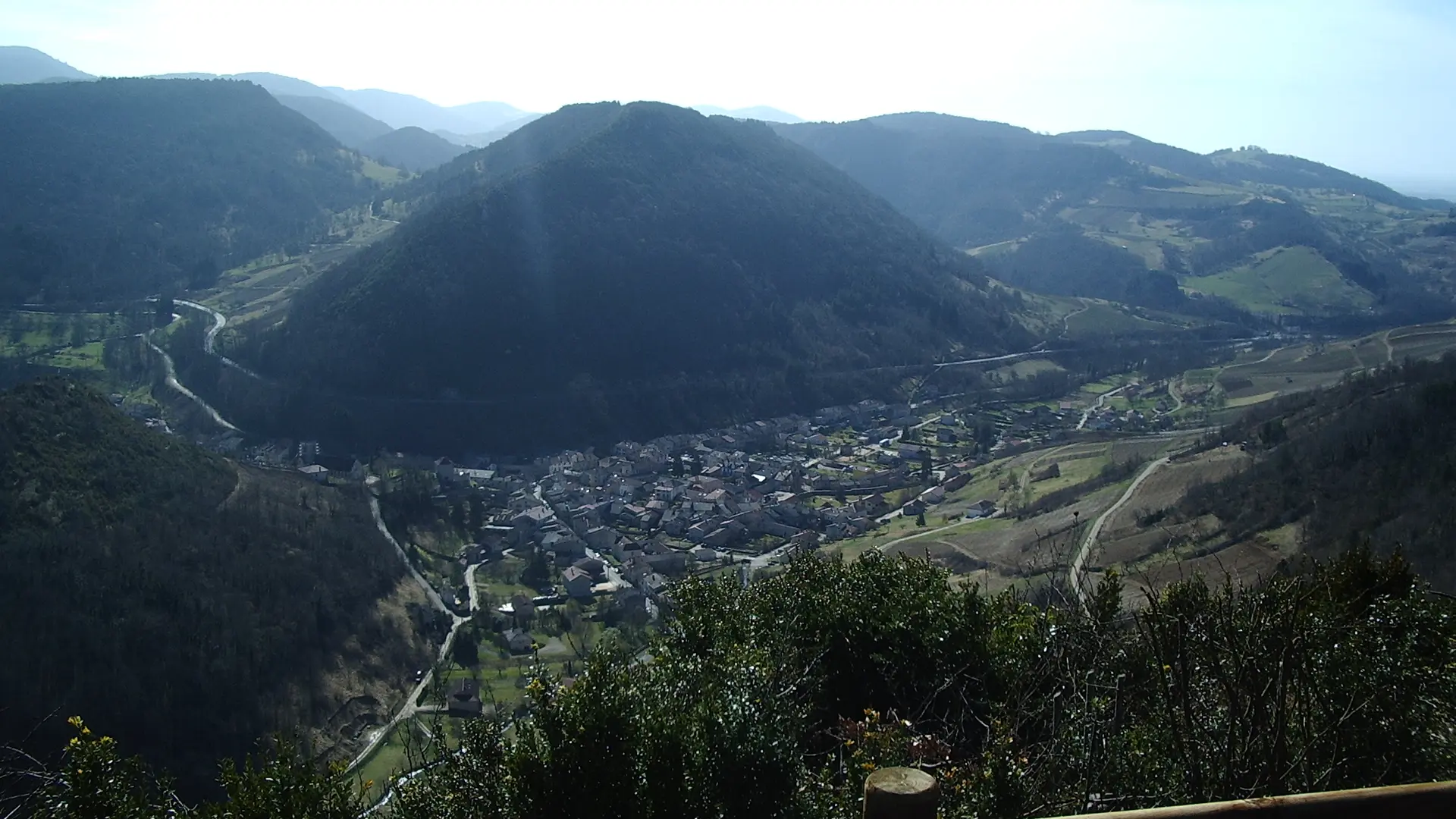 Vue sur le village de Cerdon