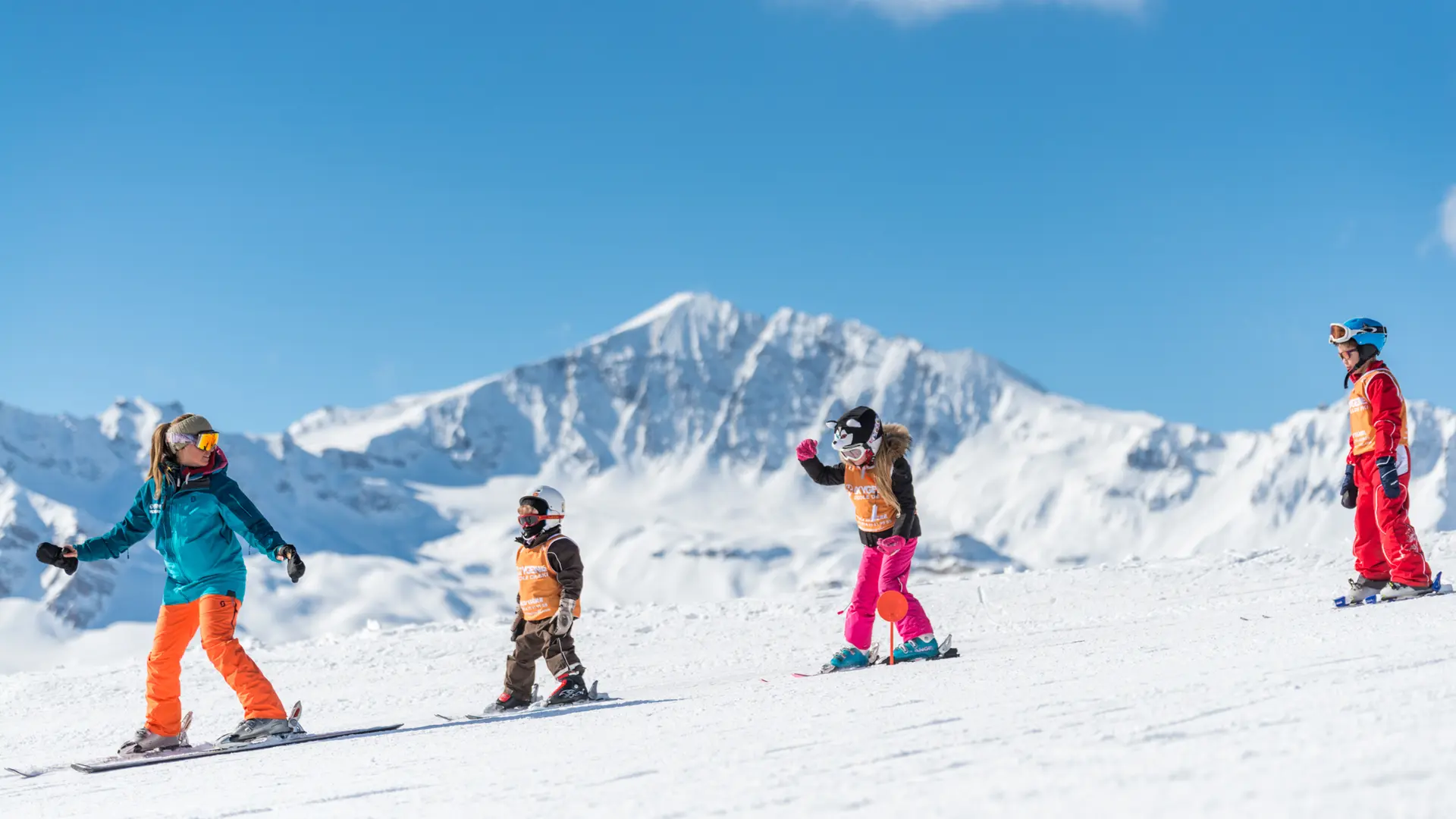 For optimum tuition and care, we keep our beginner groups (Snow Bear and Brown Bear) small with a maximum of 5 or 6 children per instructor.