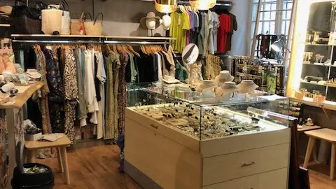 Eskia_L'Isle-sur-la-Sorgue intérieur chaleureux