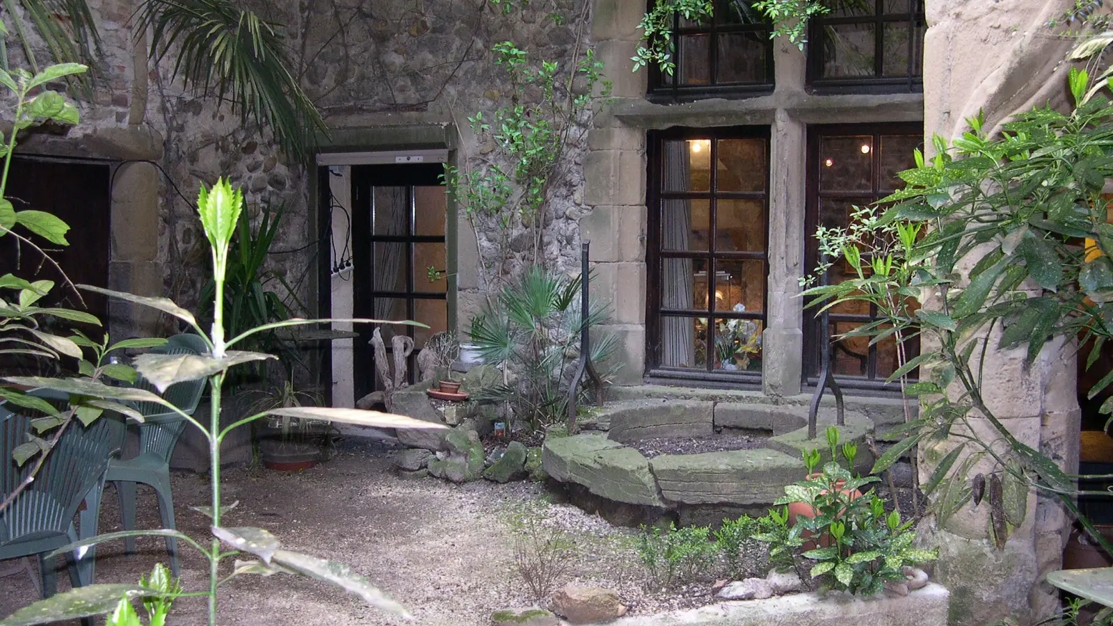 Cour Hotel  Courbis