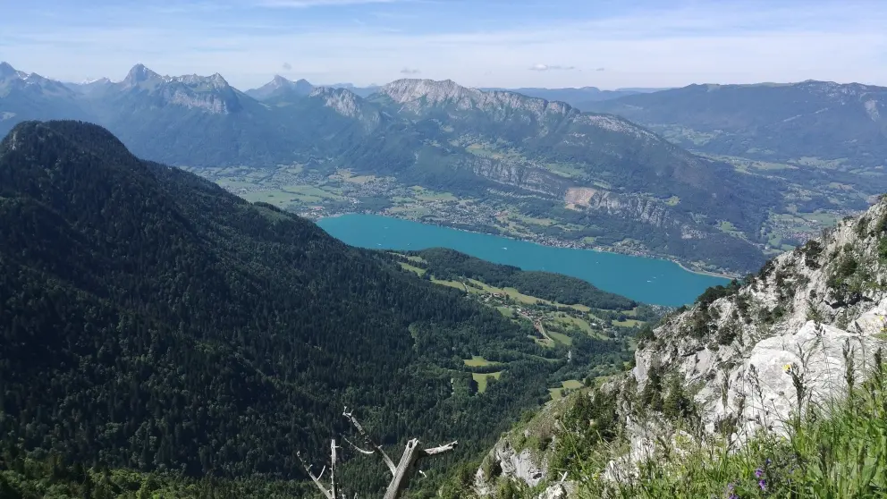 Vue lac depuis le sommet