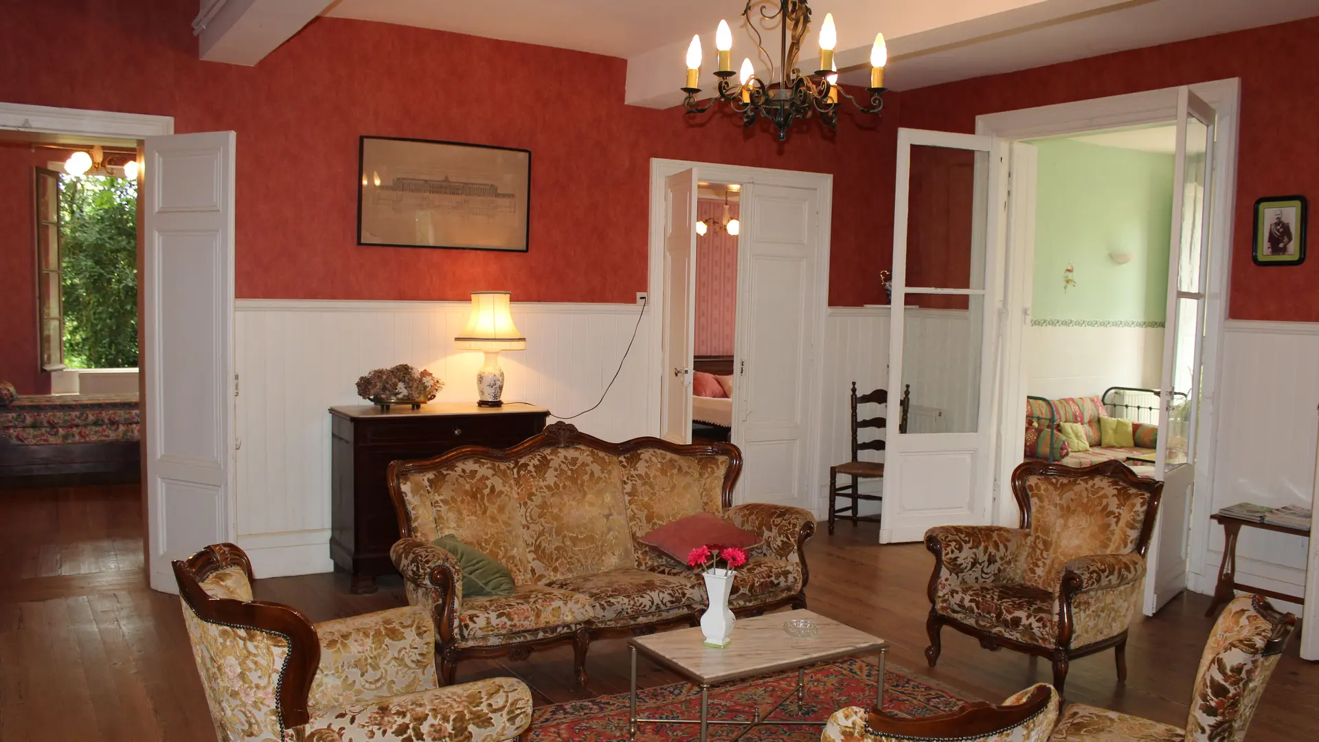 salon donnant sur jardin d'hiver