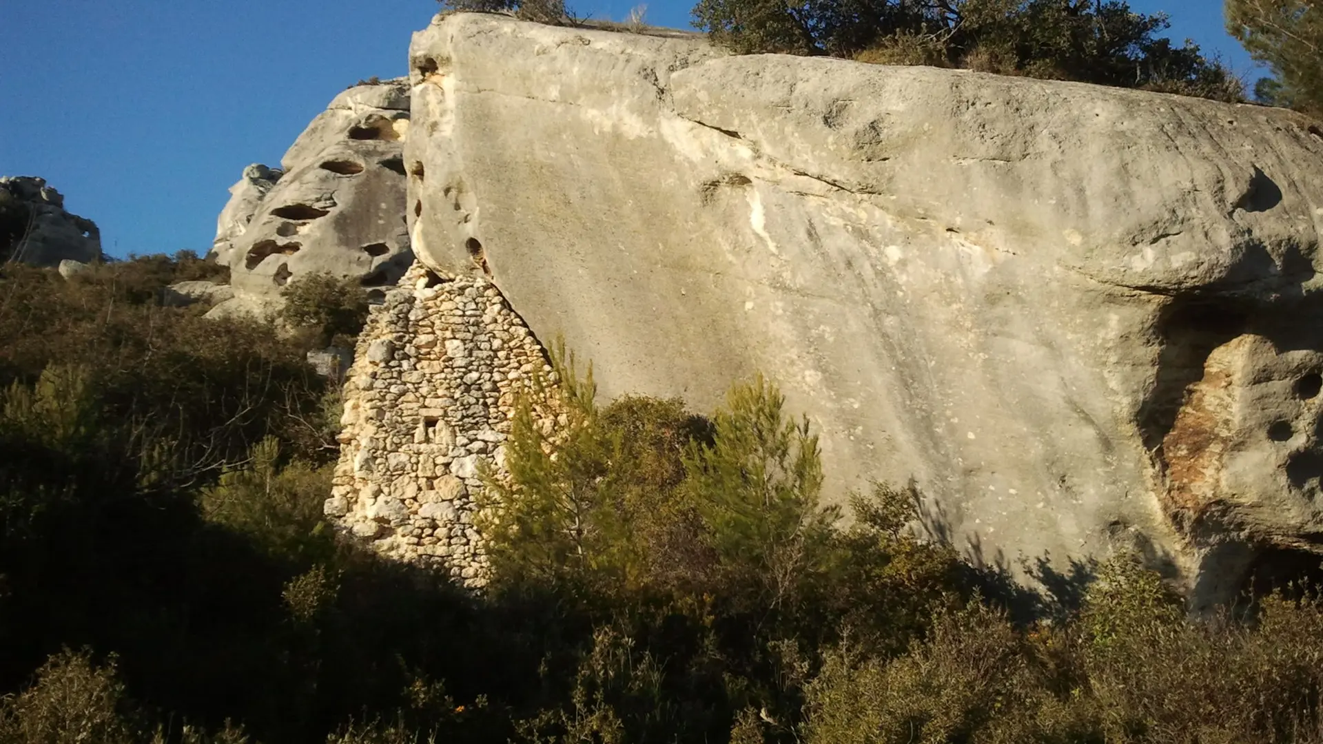 Baou trouca, rochers troués