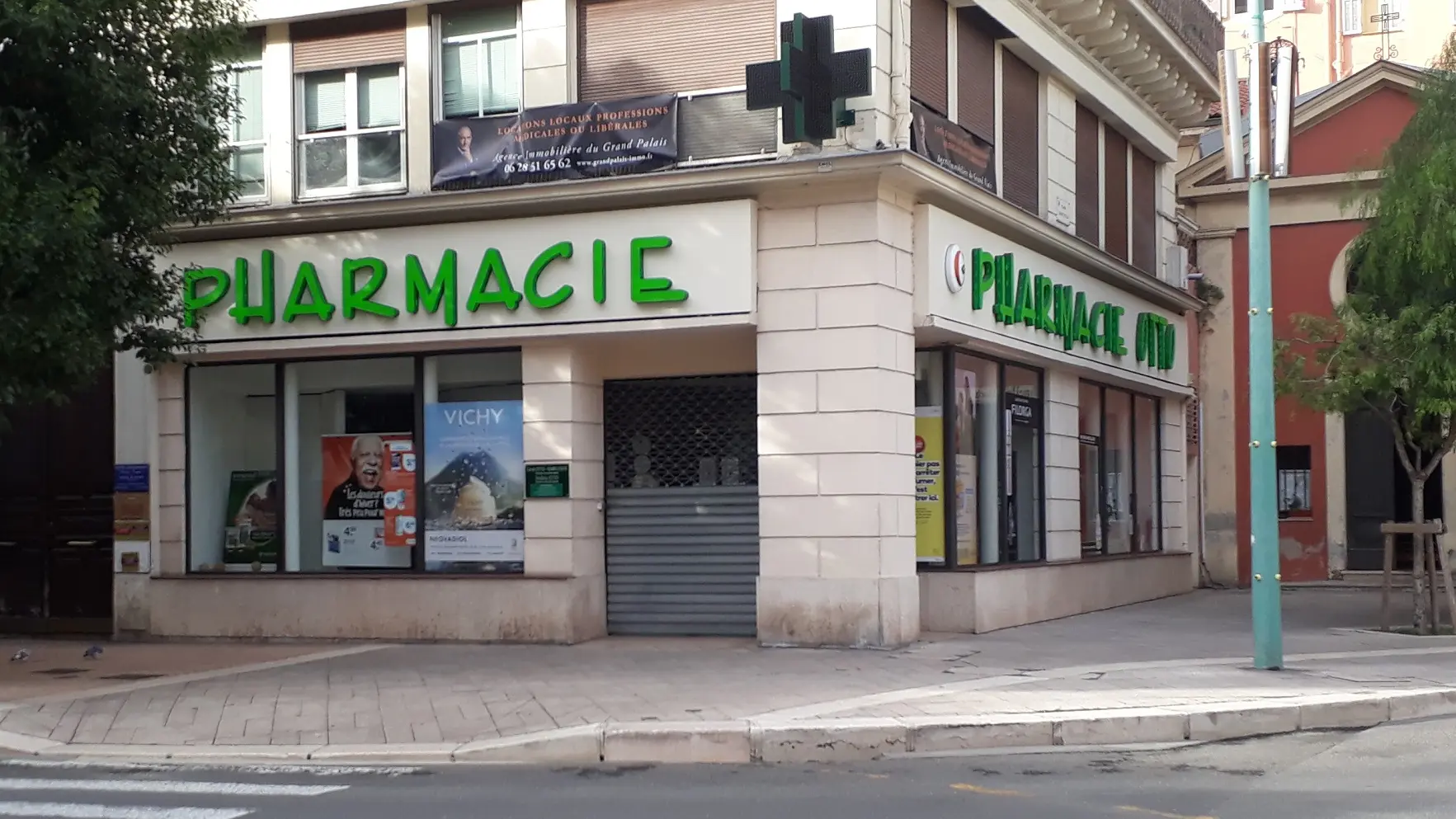 Vue extérieure de la pharmacie