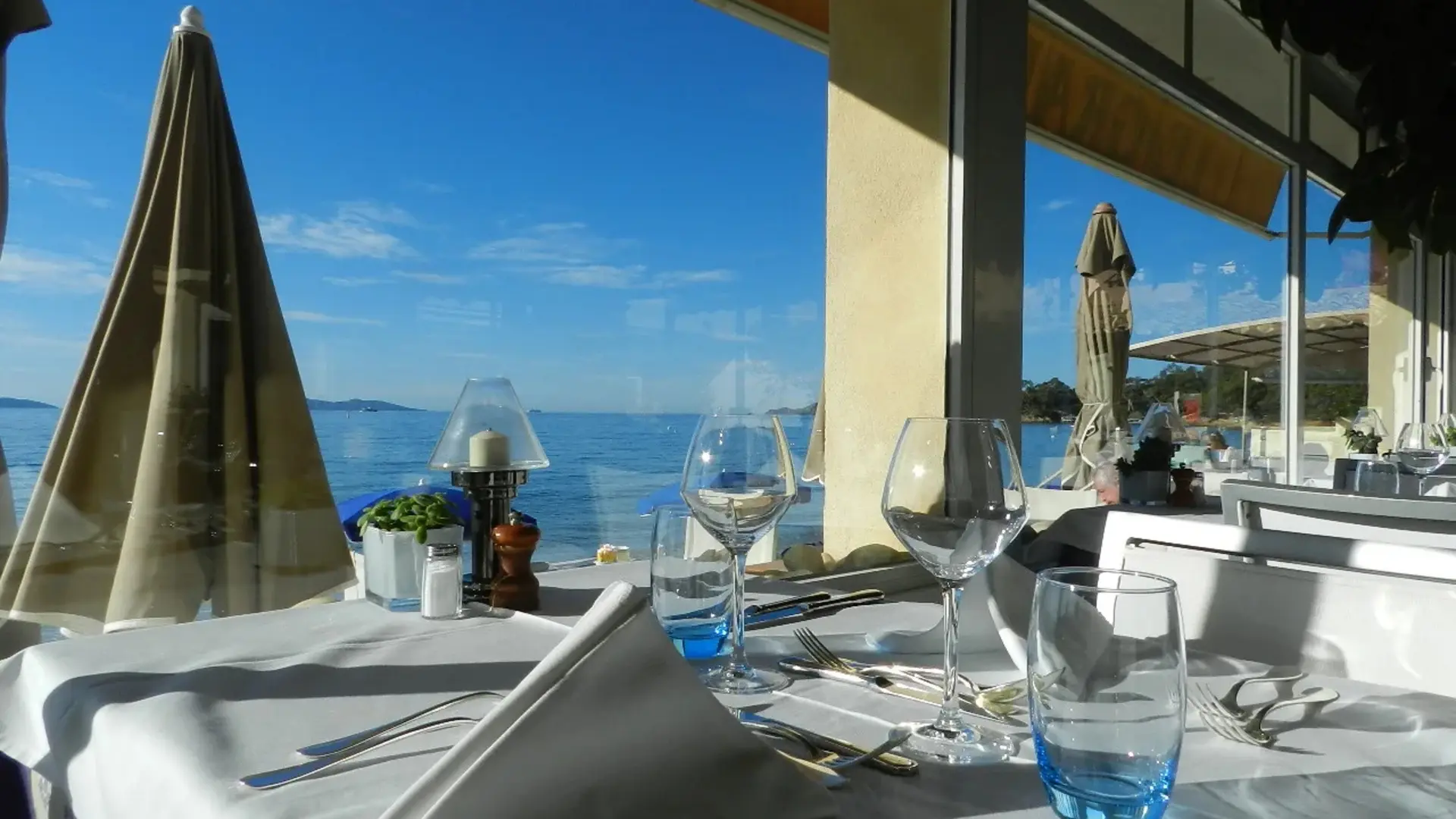 Restaurant bord de mer