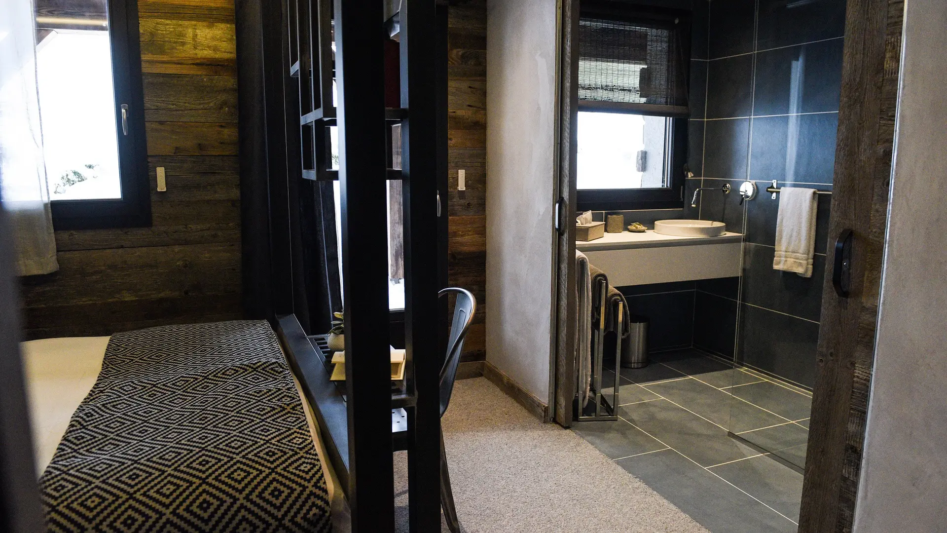 chalet l'atelier de charlotte - chambre et salle de bain