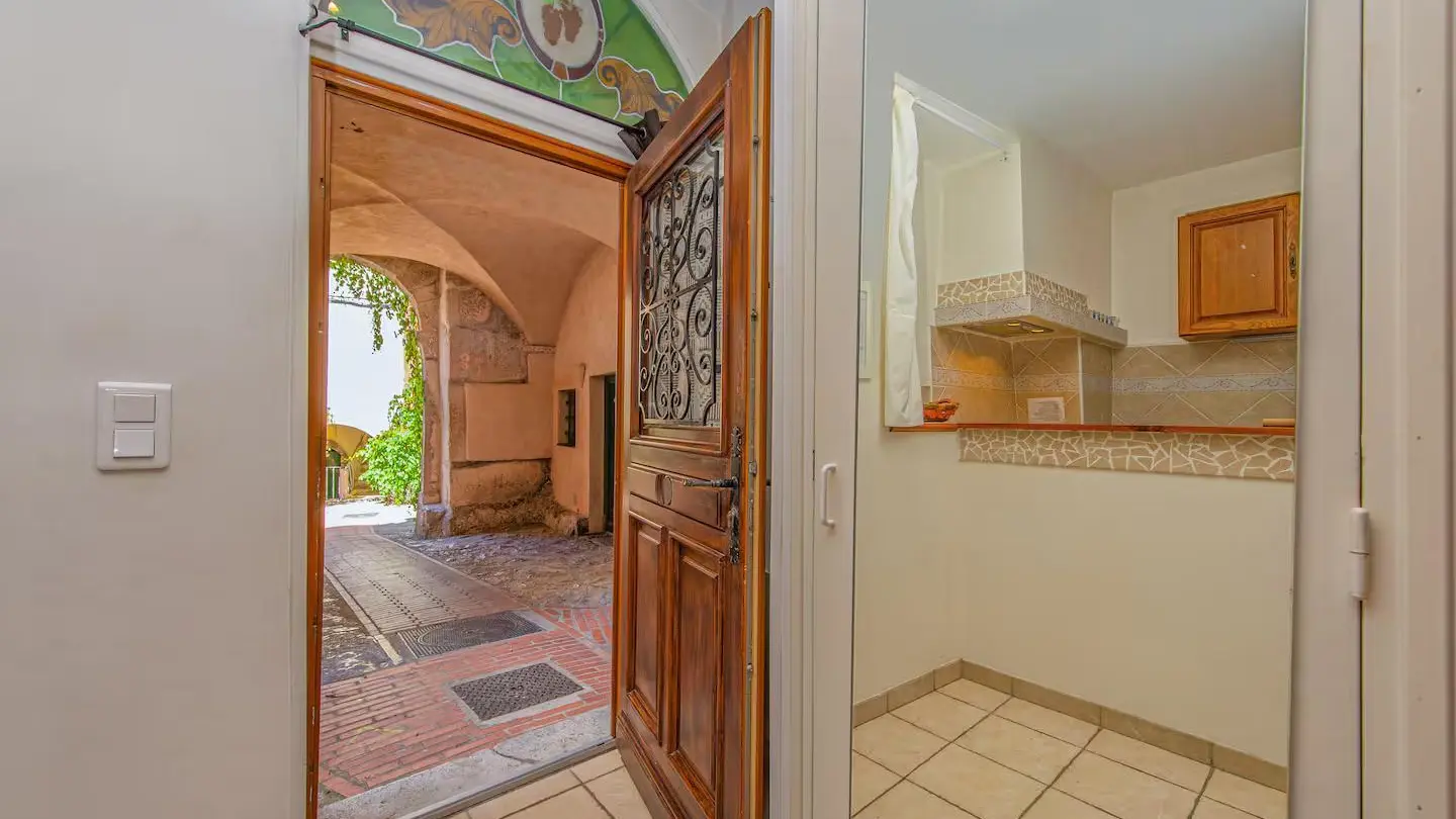 Le Du Guet-Entrée-La Turbie-Gîtes de France des Alpes-Maritimes