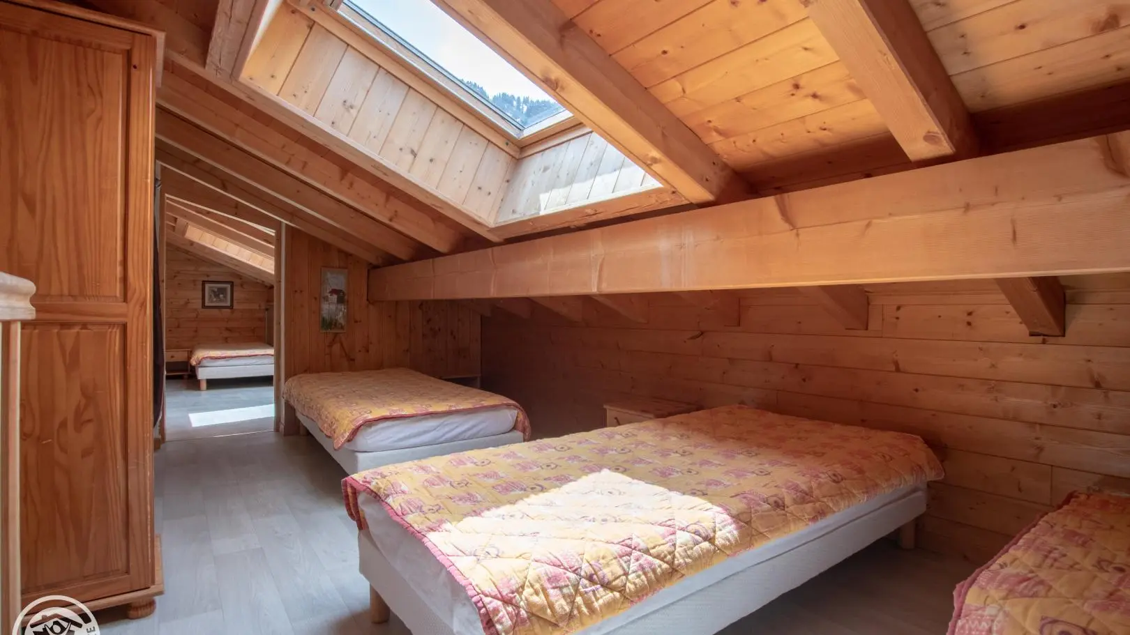 Mezzanine de passage avec 3 lits 90.