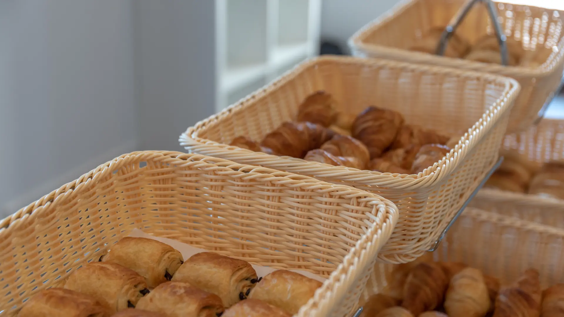 Petit déjeuner hôtel Kyriad Direct La Seyne