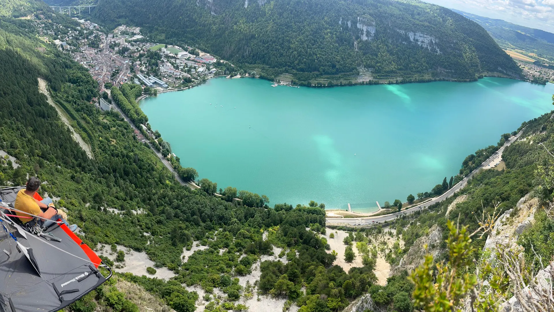 Apéro suspendu au coucher du soleil_Nantua