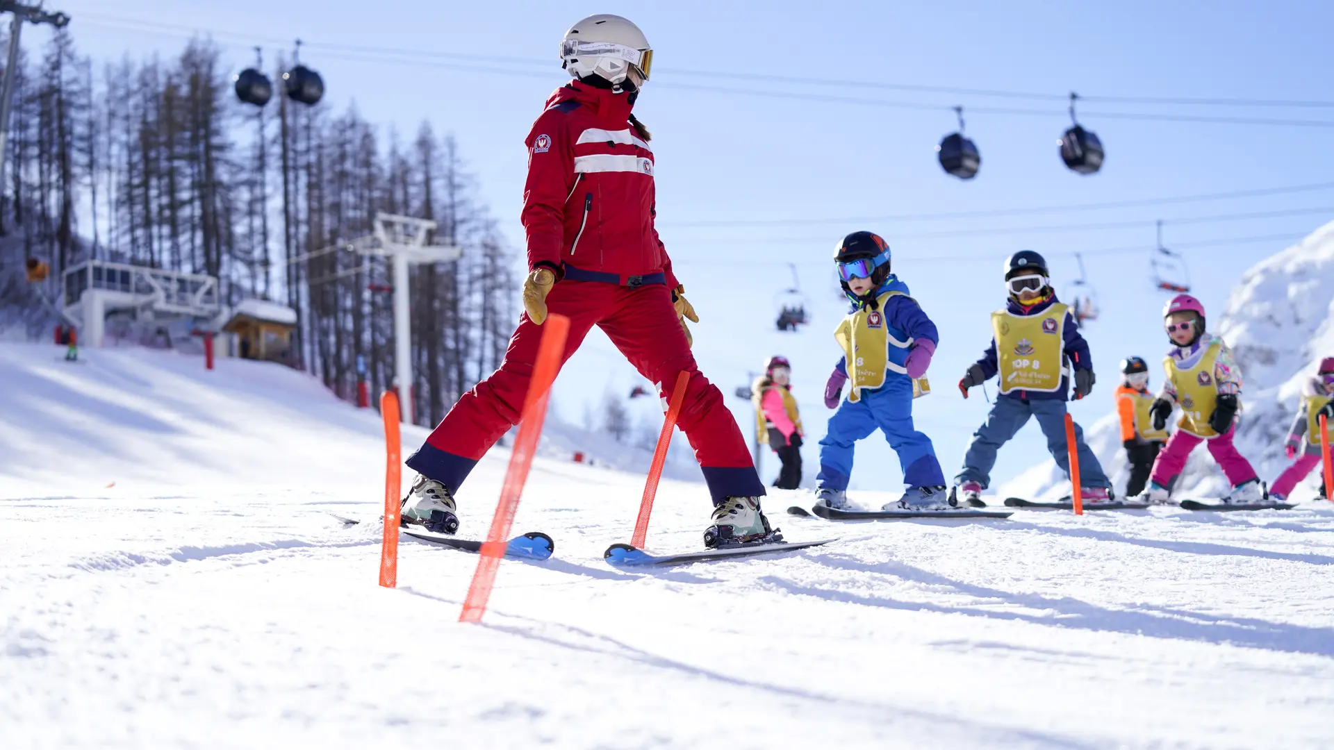 Our ski lessons offer your child an enriching and tailor-made experience_ESF_Val d'Isère