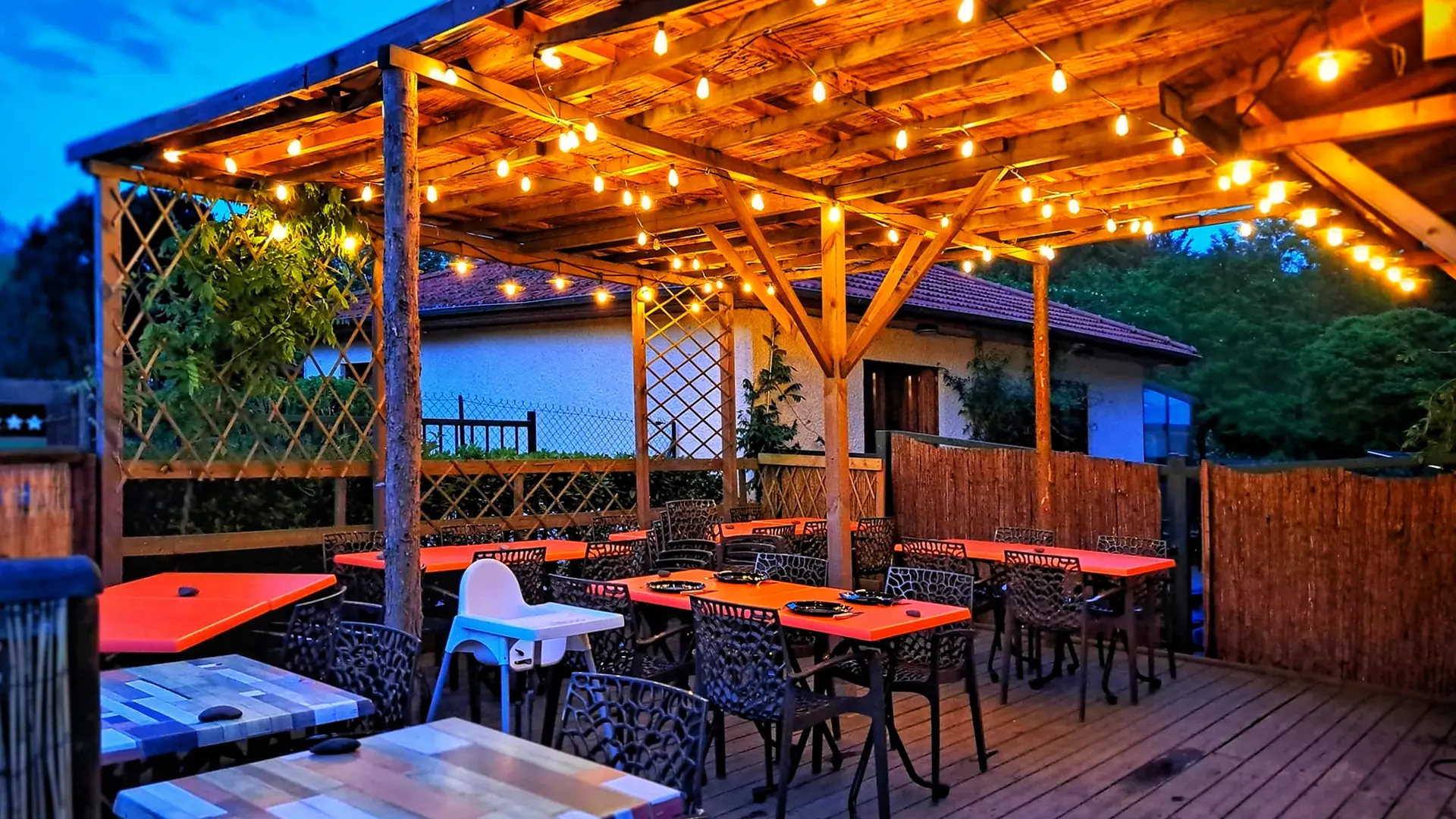Tiky snack bar