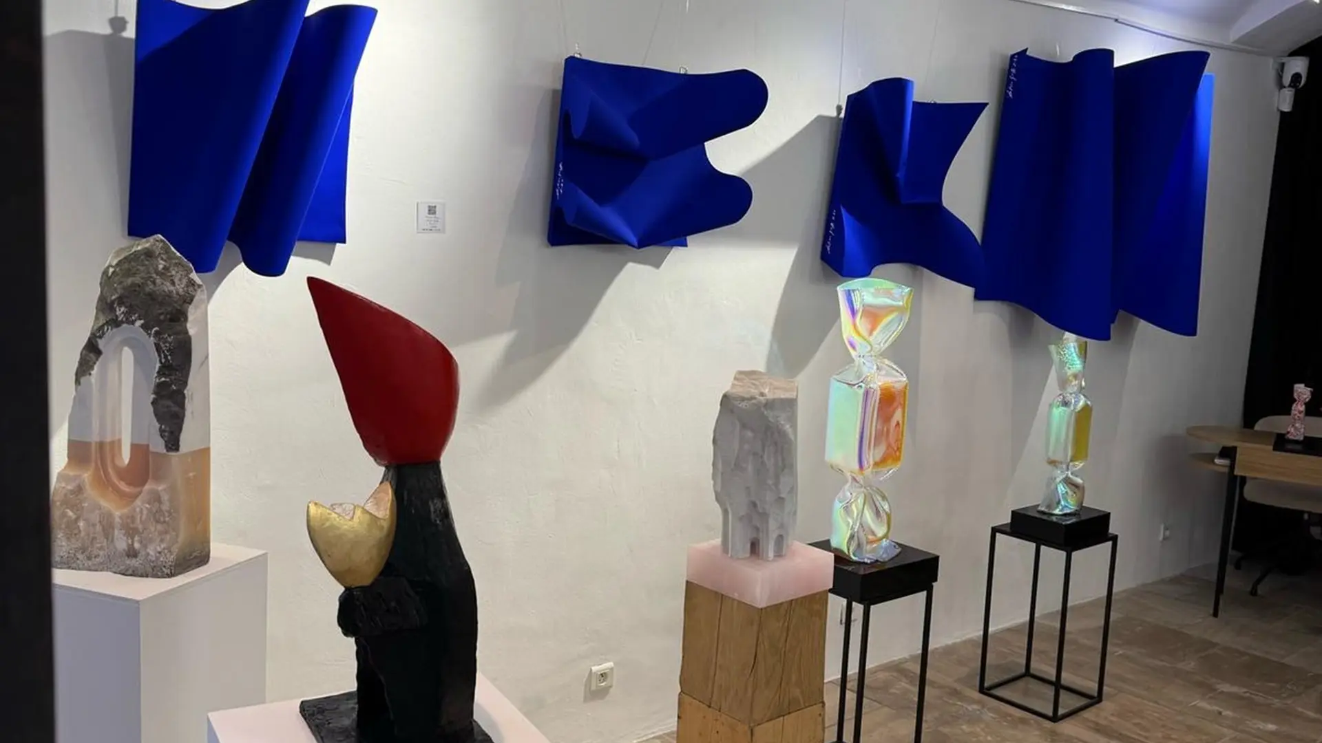 Sculptures espace intérieur de la Galerie Art de Claire à Mougins