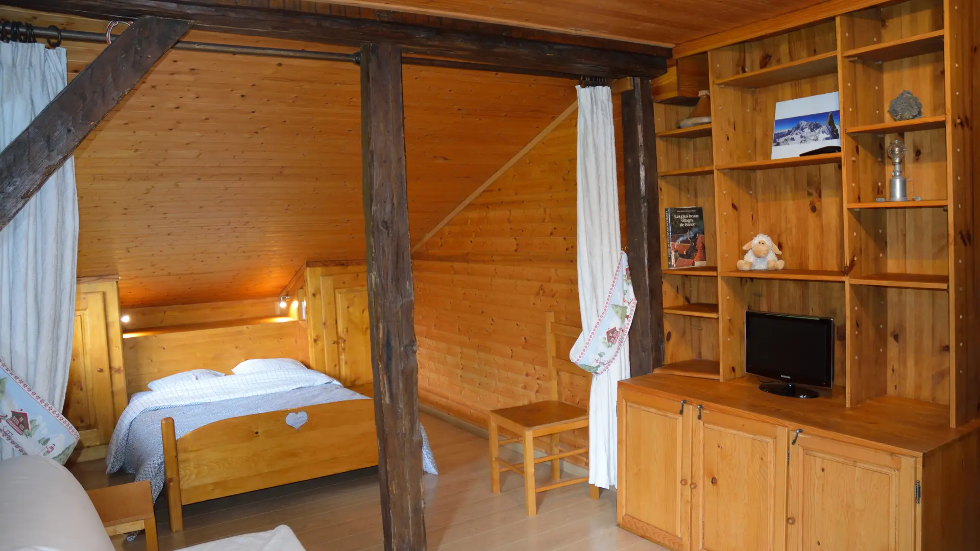 Vue sur la deuxième chambre du 2ème étage